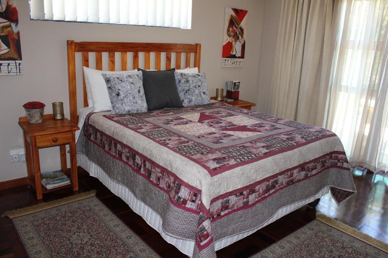 Traveller'S Rest, Reebok Bed & Breakfast Mossel Bay Bagian luar foto