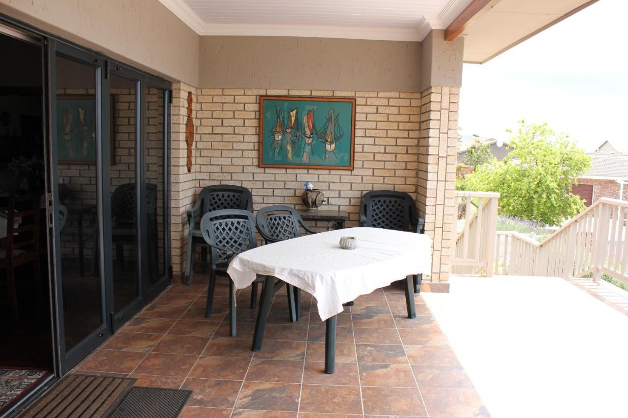 Traveller'S Rest, Reebok Bed & Breakfast Mossel Bay Bagian luar foto